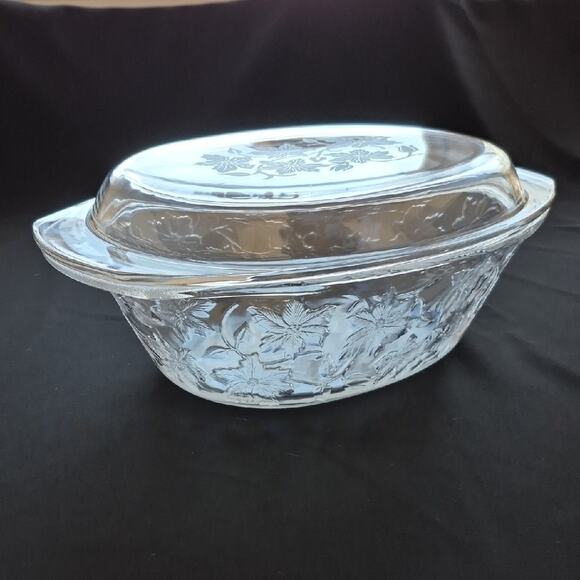 Princess House Fantasia 3-quart Covered Casserole Dish - Picture 16 of 16